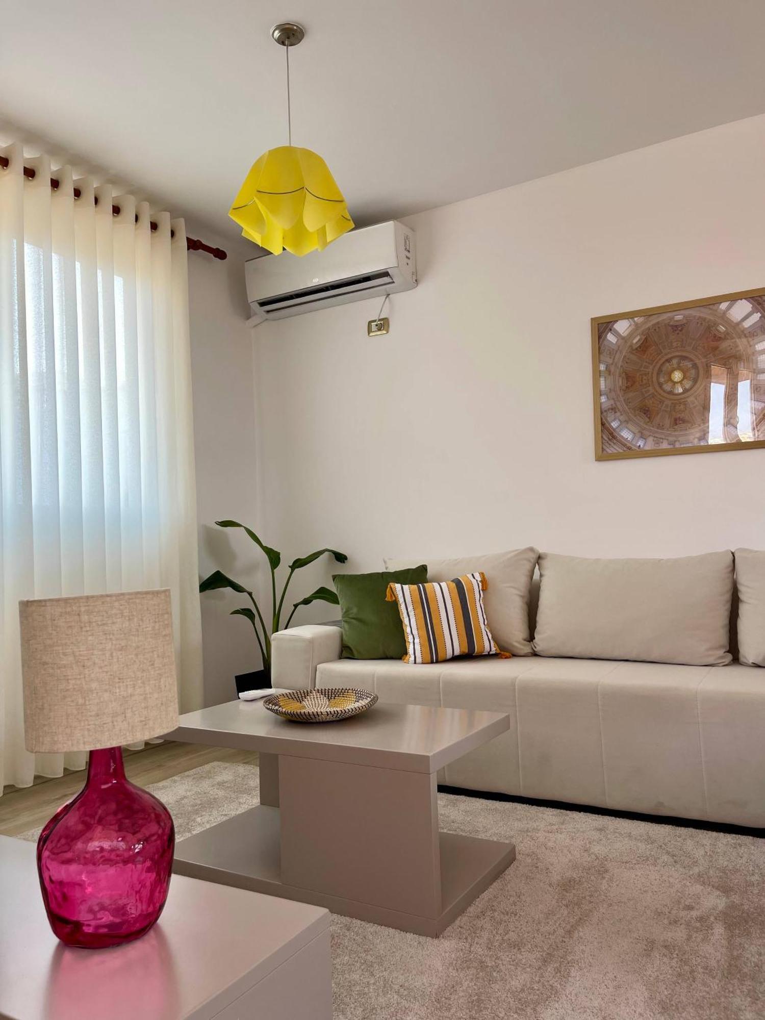 Apartment Cityscape 4- Gem *
